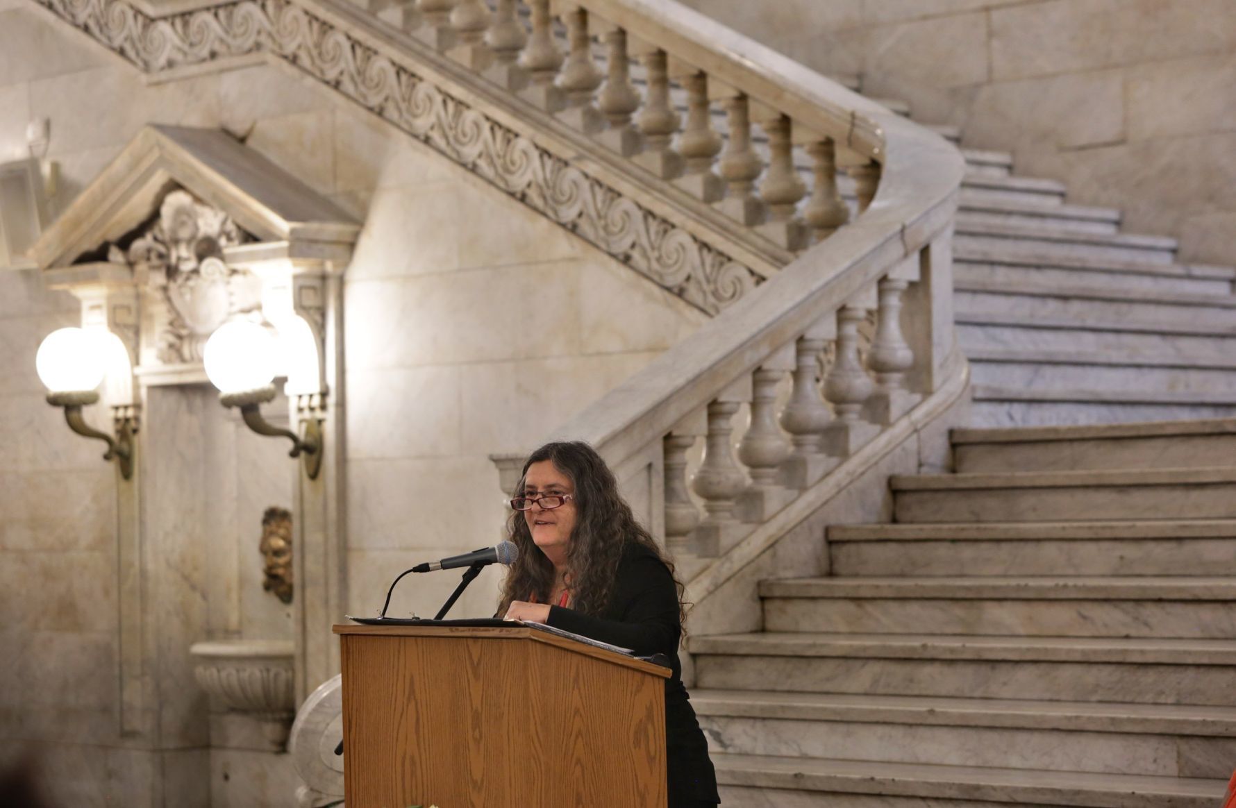 Jane Ellen Ibur inducted at St. Louis City new Poet Laureate